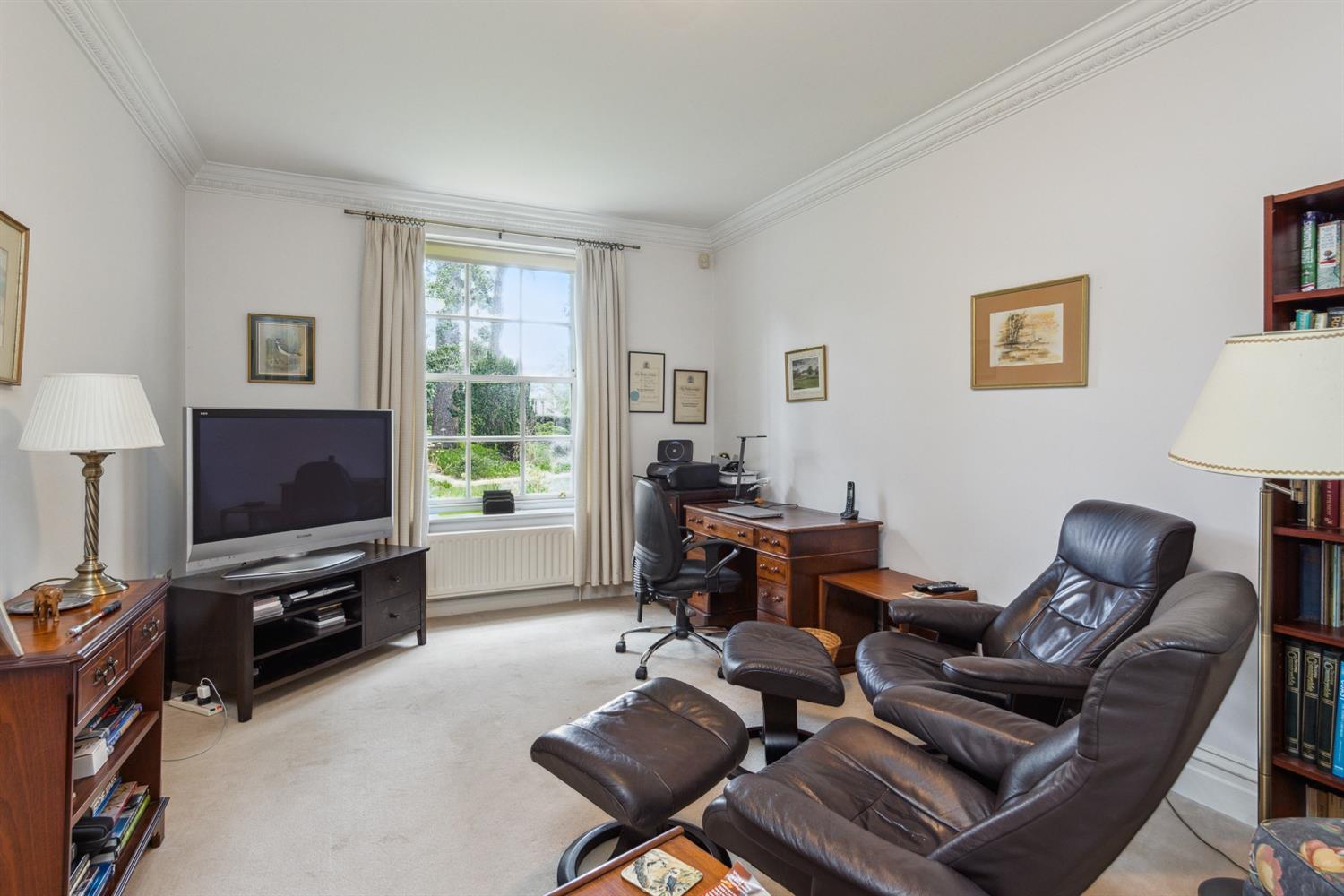 Ground Floor Flat for sale in Whinshill Court, Sunningdale SL5 9RU